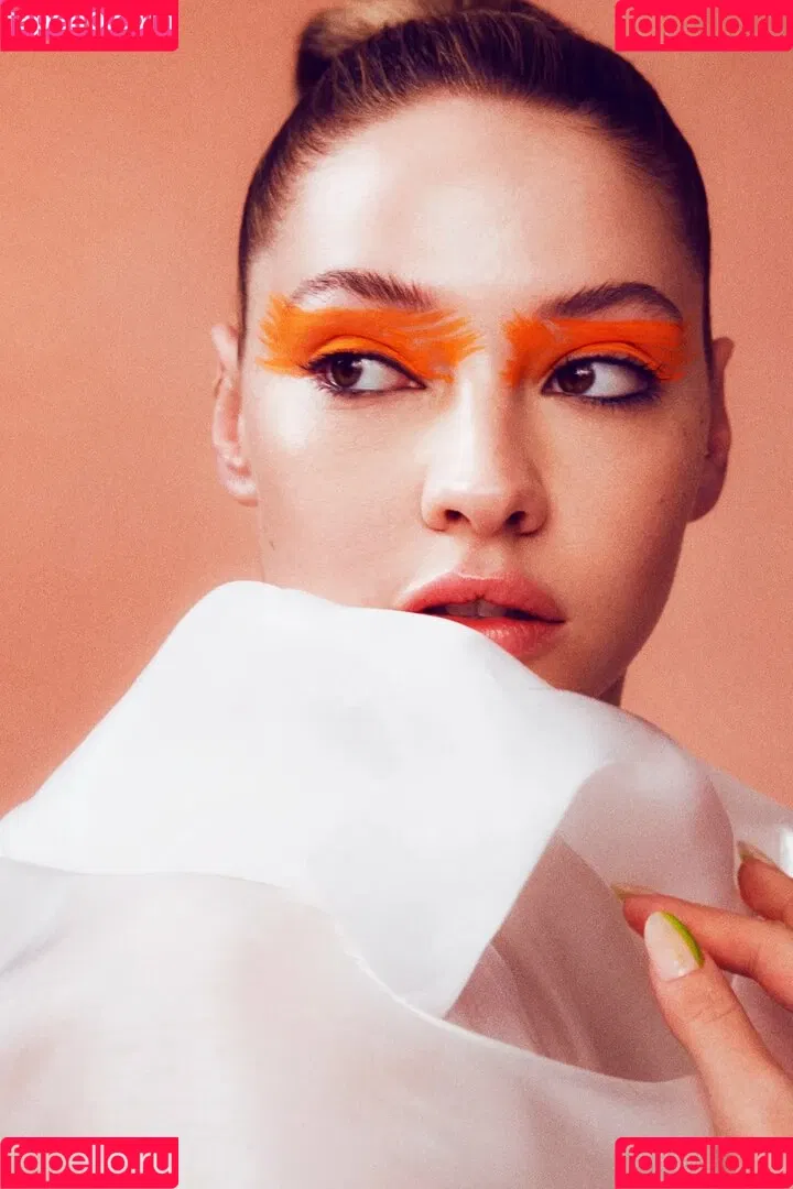 Madelyn Cline / madelyncline Onlyfans Photo Gallery 