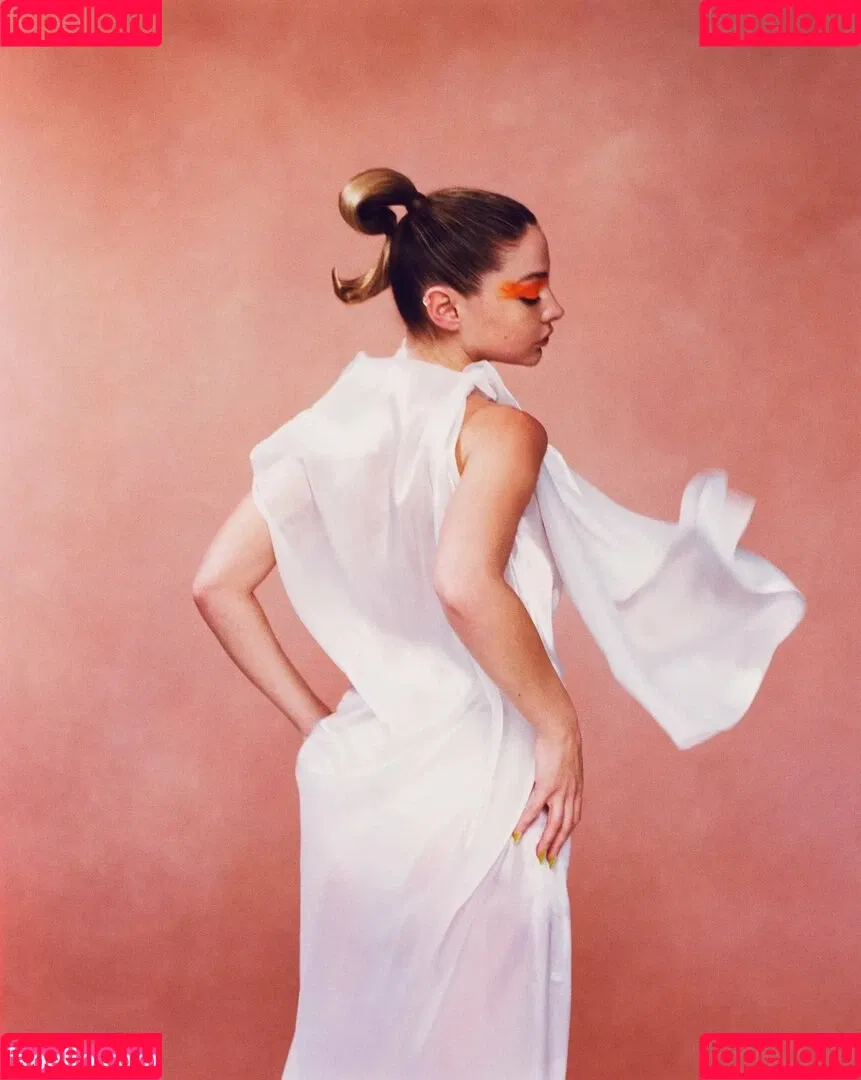 Madelyn Cline / madelyncline Onlyfans Photo Gallery 