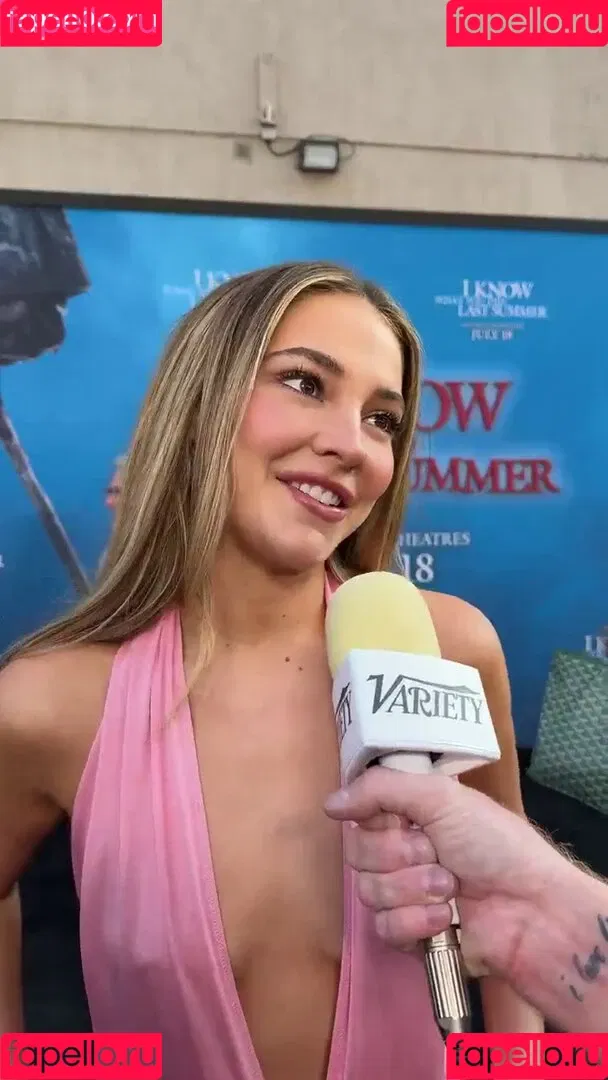 Madelyn Cline / madelyncline Onlyfans Photo Gallery 