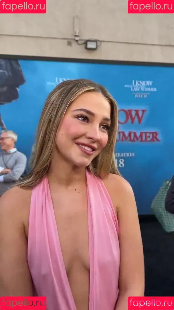 Madelyn Cline / madelyncline Onlyfans Photo Gallery 