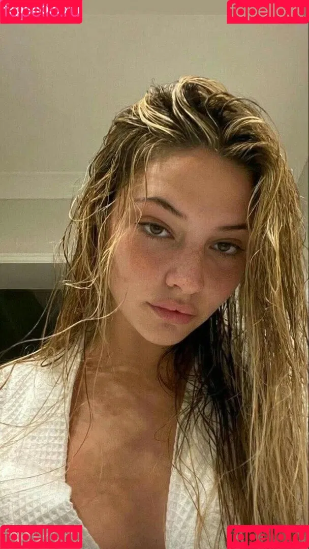 Madelyn Cline / madelyncline Onlyfans Photo Gallery 