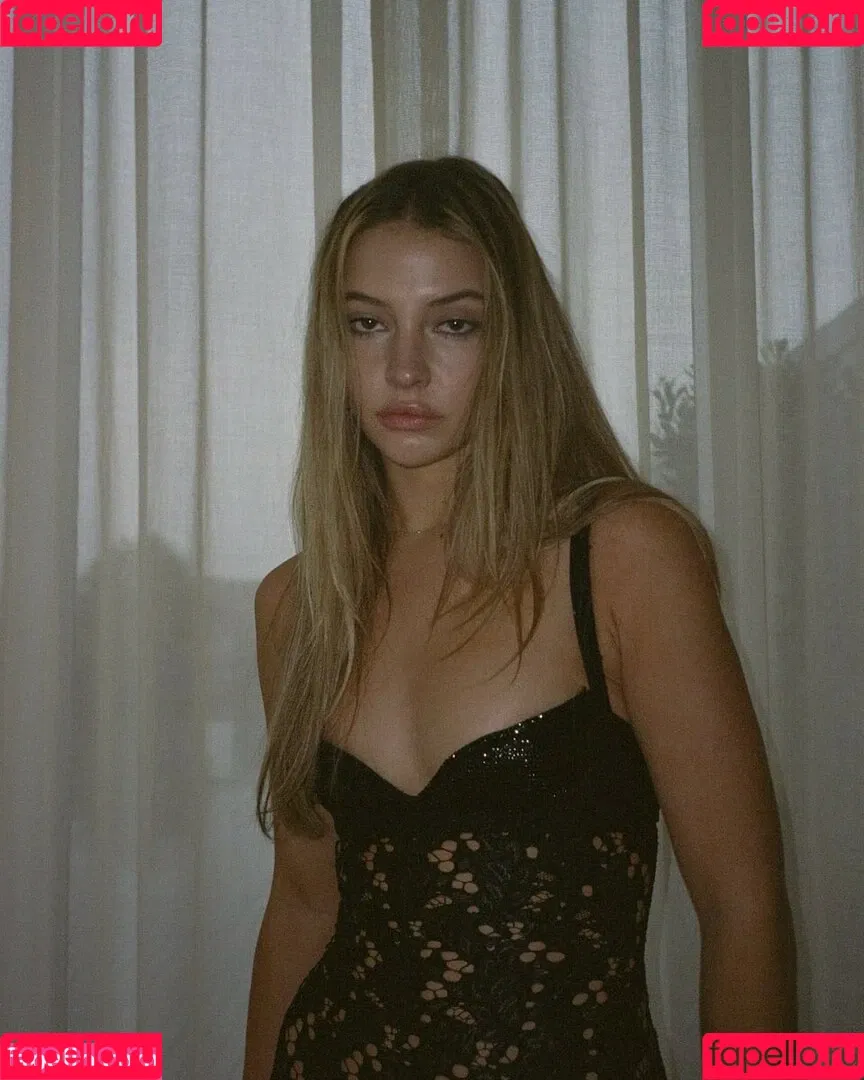 Madelyn Cline / madelyncline Onlyfans Photo Gallery 