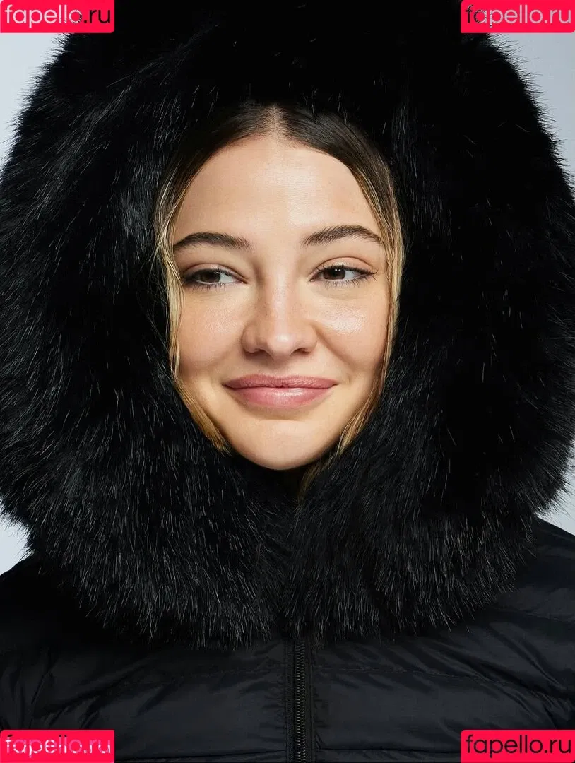 Madelyn Cline / madelyncline Onlyfans Photo Gallery 