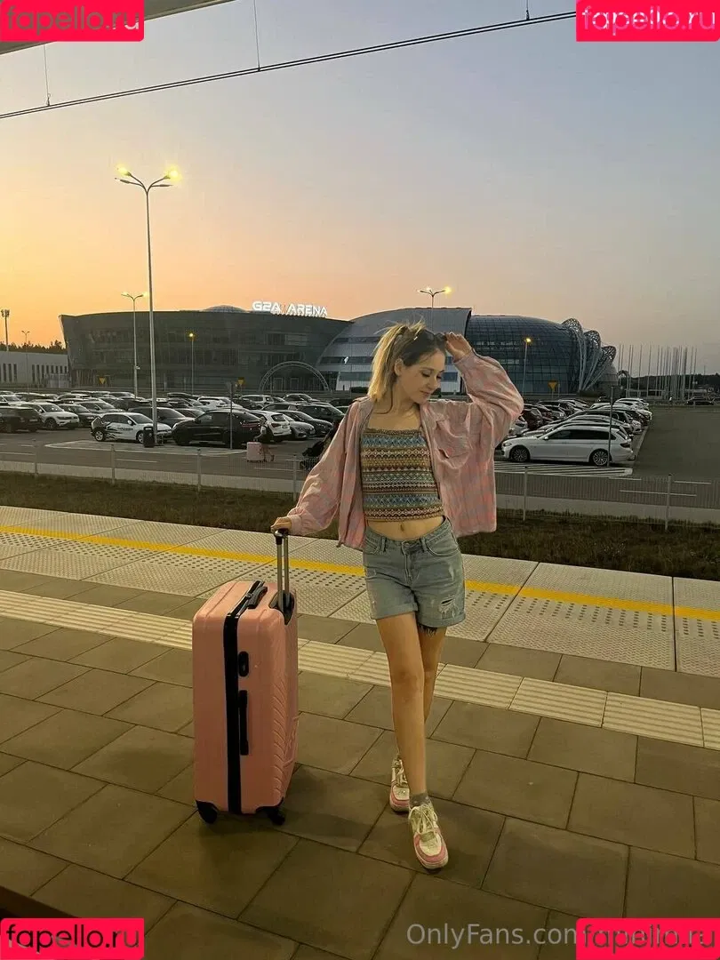 Mini Mila / mini.mi_la / minimila Onlyfans Photo Gallery 