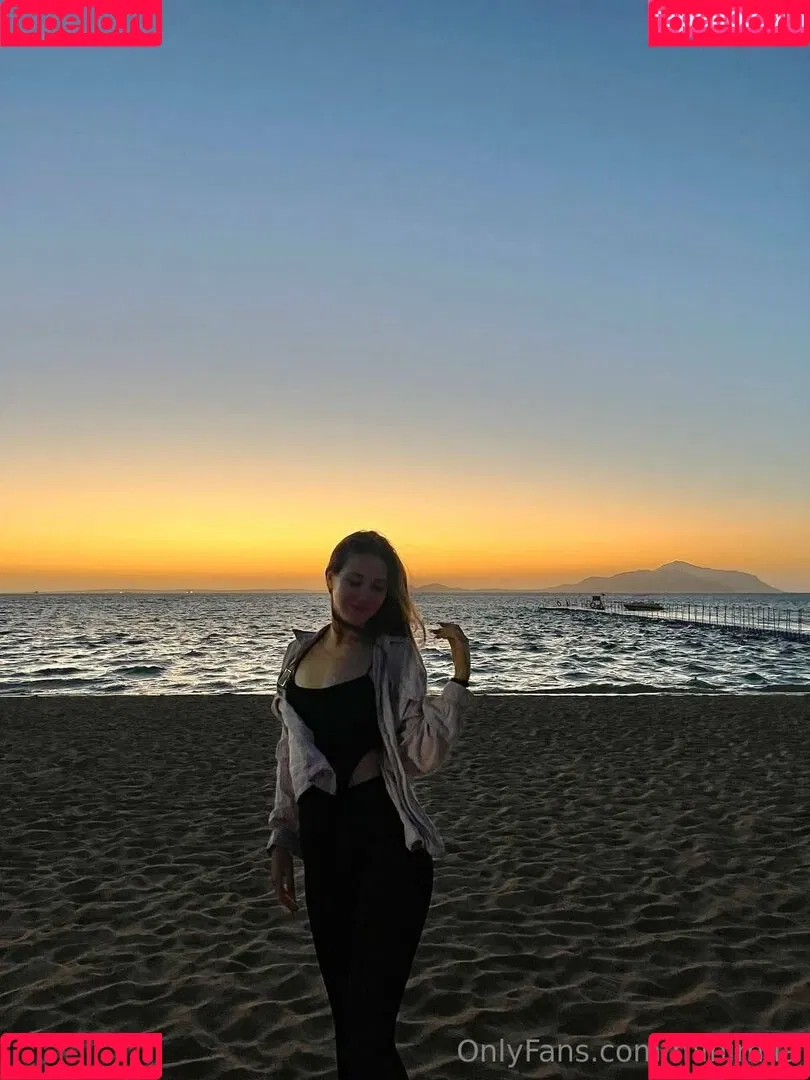 Mini Mila / mini.mi_la / minimila Onlyfans Photo Gallery 