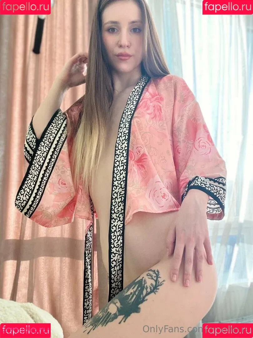 Mini Mila / mini.mi_la / minimila Onlyfans Photo Gallery 