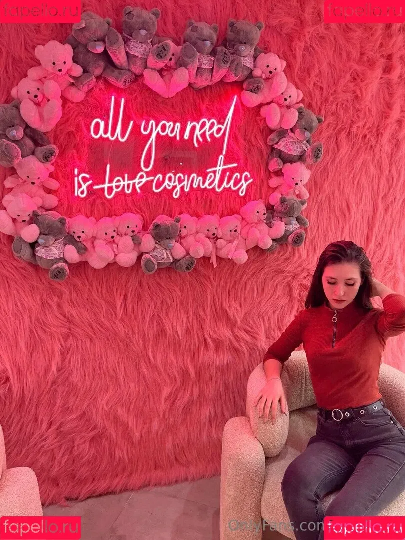 Mini Mila / mini.mi_la / minimila Onlyfans Photo Gallery 