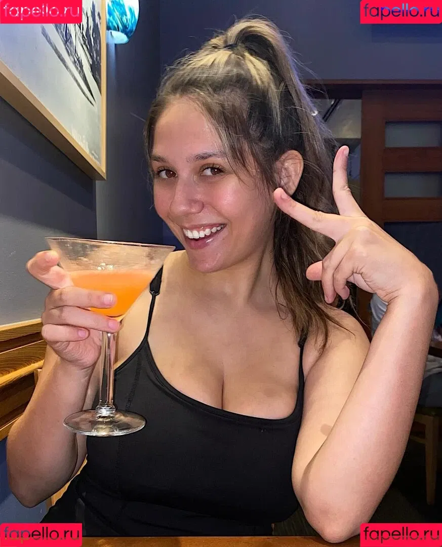 Maddy Mahmoudi / MaddyMahmoudi / Maddy_mahmoudi / u268798505 Onlyfans Photo Gallery 