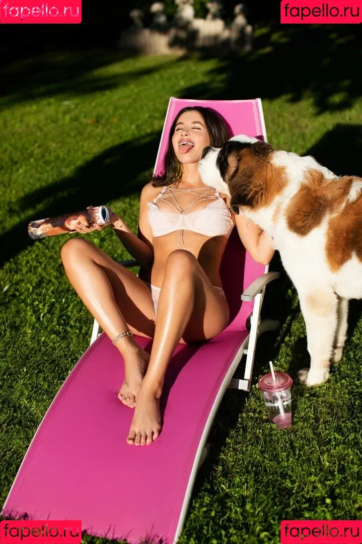 aliya__kiss / aliya_kiss Onlyfans Photo Gallery 