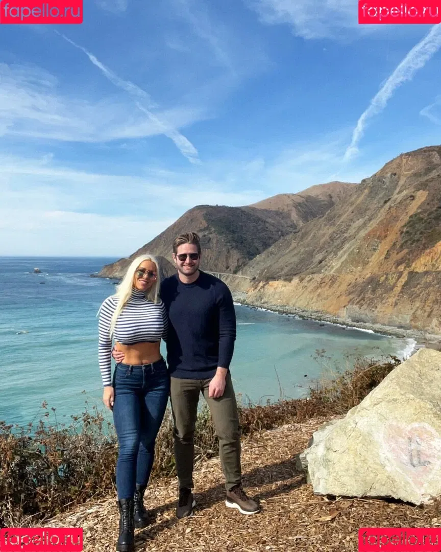 Simp Chat / Tara Babcock / tarababcock Onlyfans Photo Gallery 