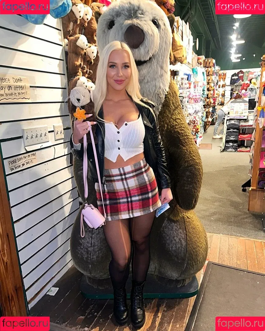 Simp Chat / Tara Babcock / tarababcock Onlyfans Photo Gallery 