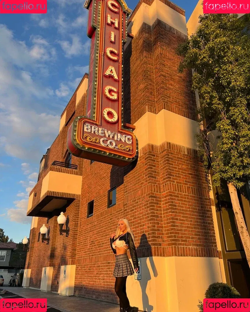 Simp Chat / Tara Babcock / tarababcock Onlyfans Photo Gallery 