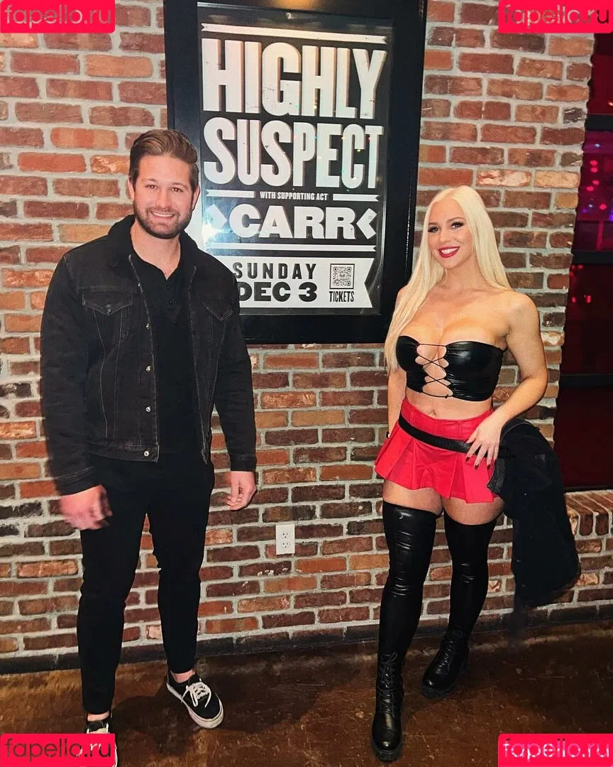 Simp Chat / Tara Babcock / tarababcock Onlyfans Photo Gallery 