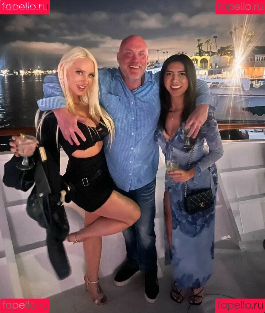 Simp Chat / Tara Babcock / tarababcock Onlyfans Photo Gallery 