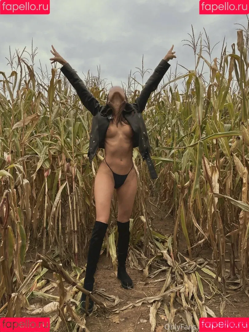 mishnikki / nicoleevien Onlyfans Photo Gallery 