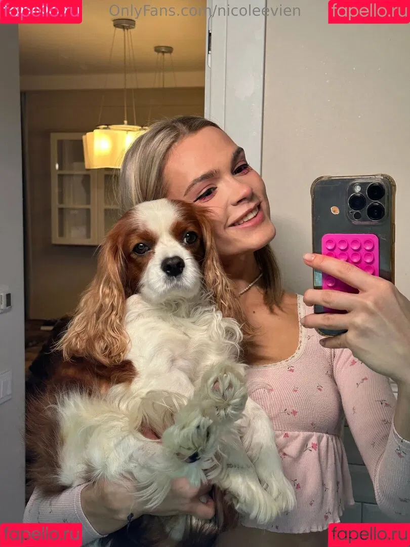 mishnikki / nicoleevien Onlyfans Photo Gallery 