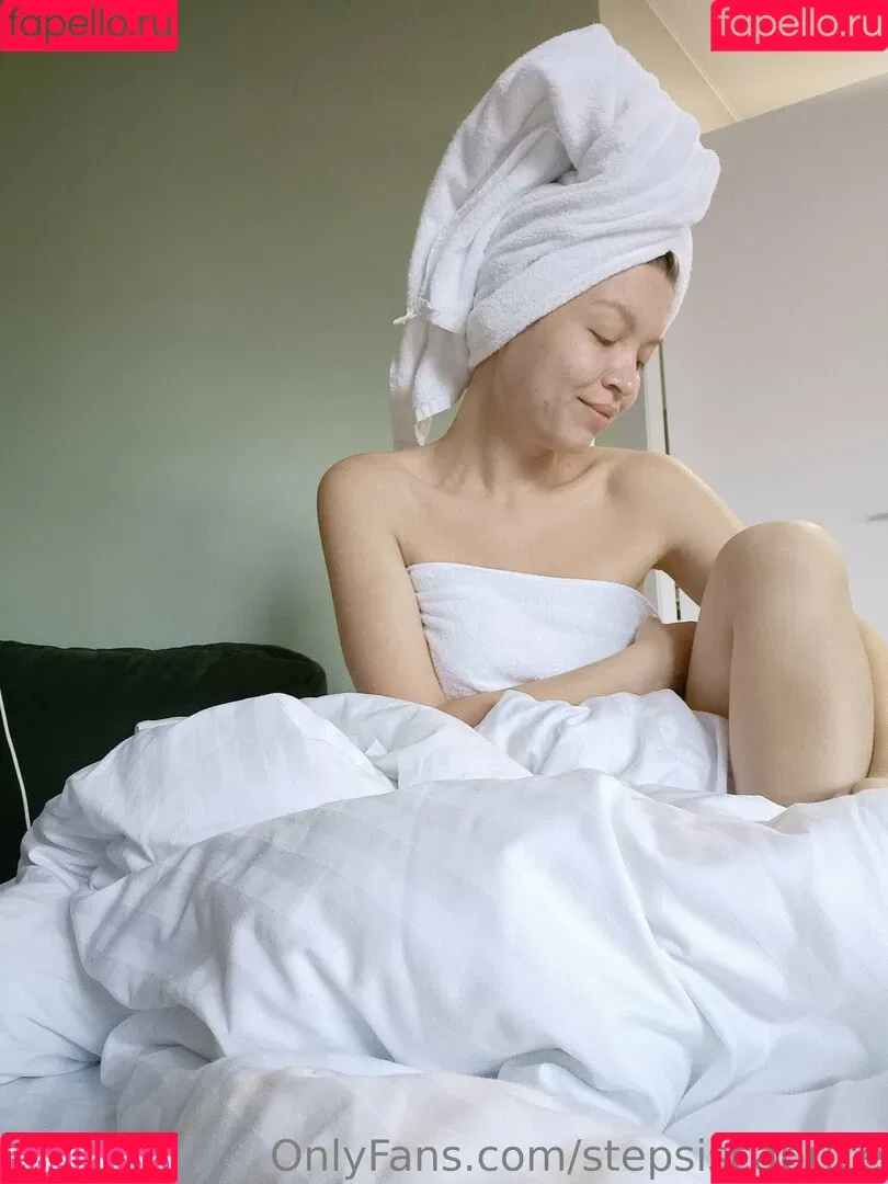 roxanne_moore / roxy_therealist Onlyfans Photo Gallery 