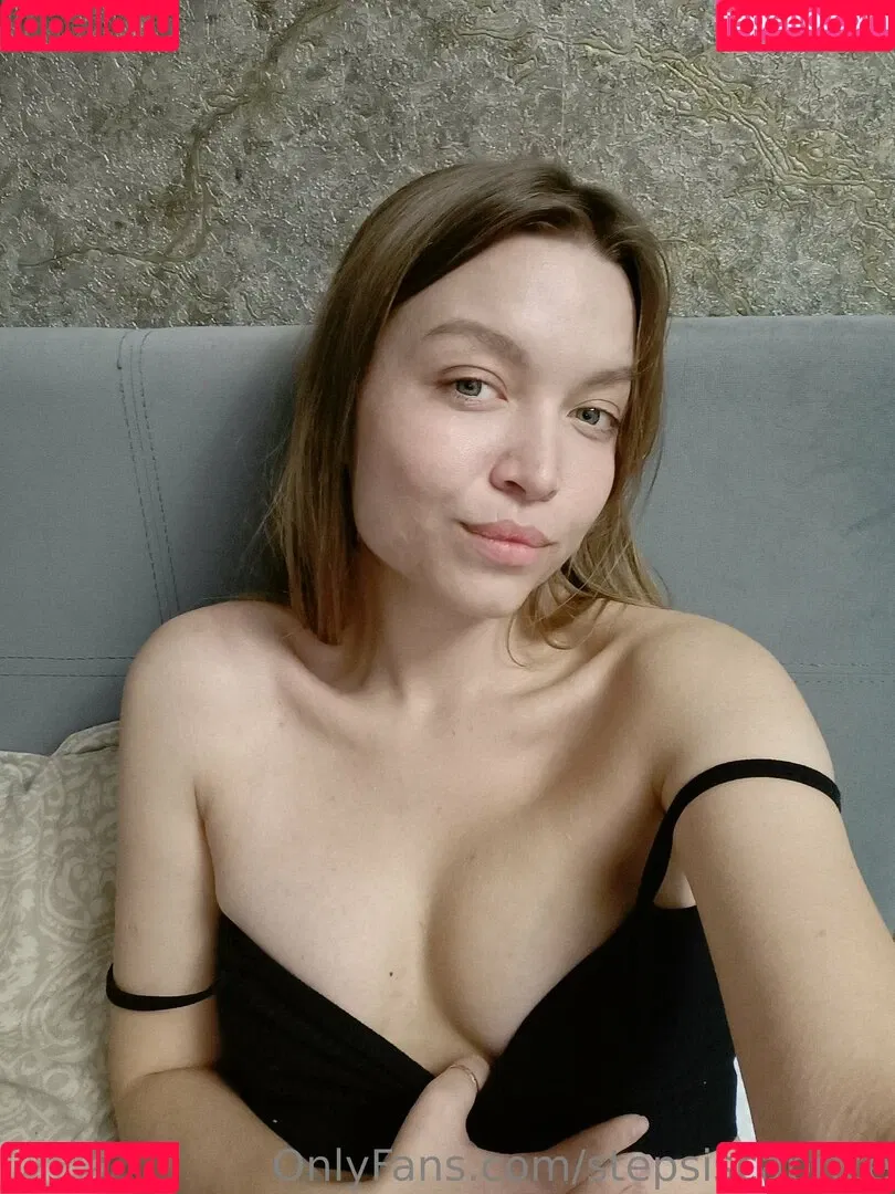 roxanne_moore / roxy_therealist Onlyfans Photo Gallery 