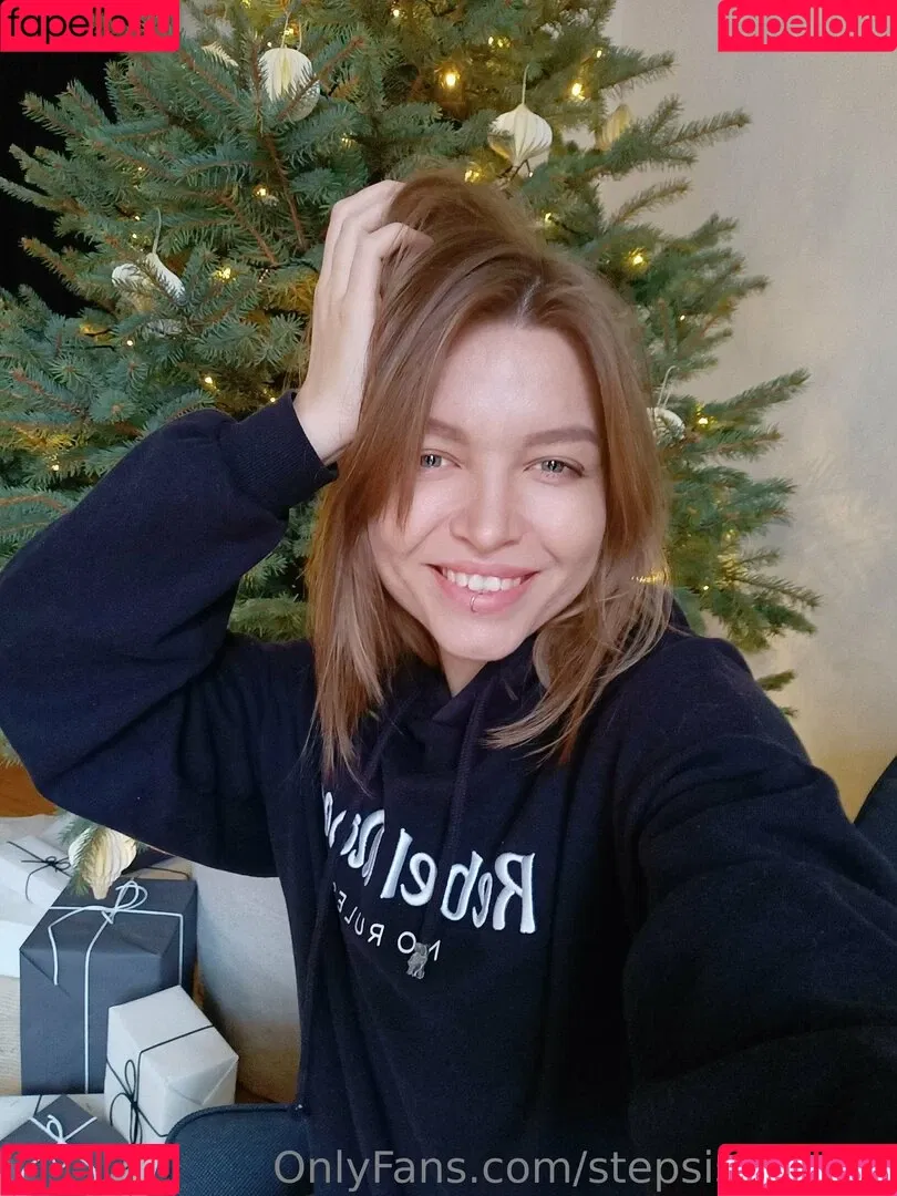 roxanne_moore / roxy_therealist Onlyfans Photo Gallery 