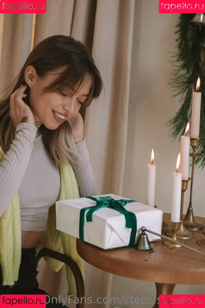 roxanne_moore / roxy_therealist Onlyfans Photo Gallery 