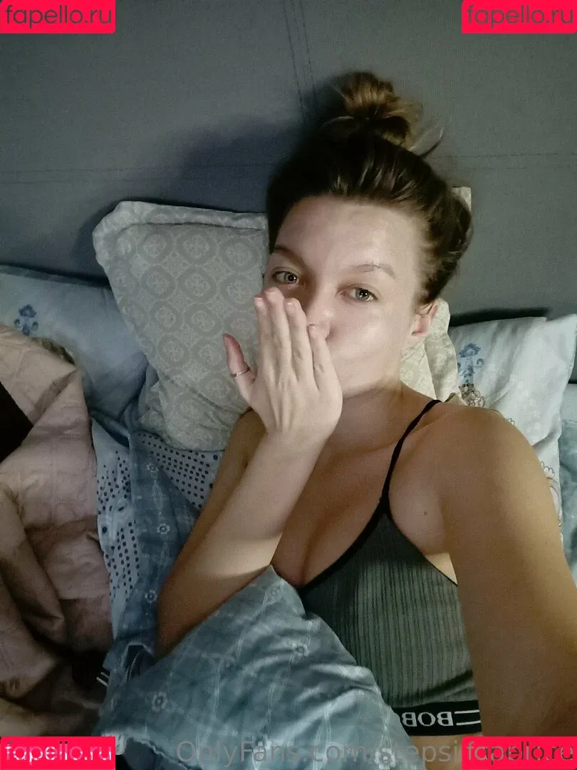 roxanne_moore / roxy_therealist Onlyfans Photo Gallery 