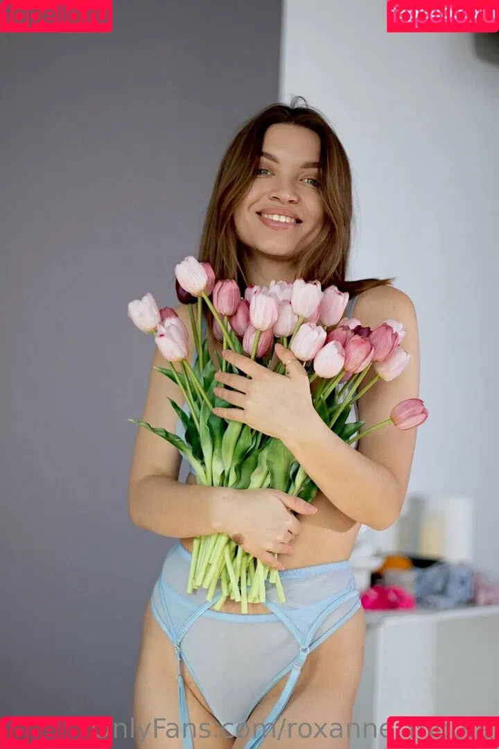 roxanne_moore / roxy_therealist Onlyfans Photo Gallery 