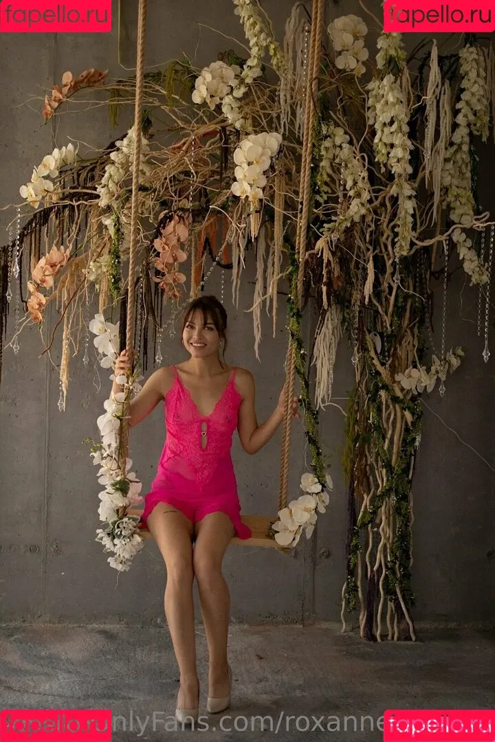 roxanne_moore / roxy_therealist Onlyfans Photo Gallery 