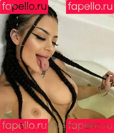 roxanne_moore / roxy_therealist Onlyfans Photo Gallery 