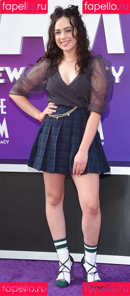 Mary Mouser / missmarymmouser Onlyfans Photo Gallery 