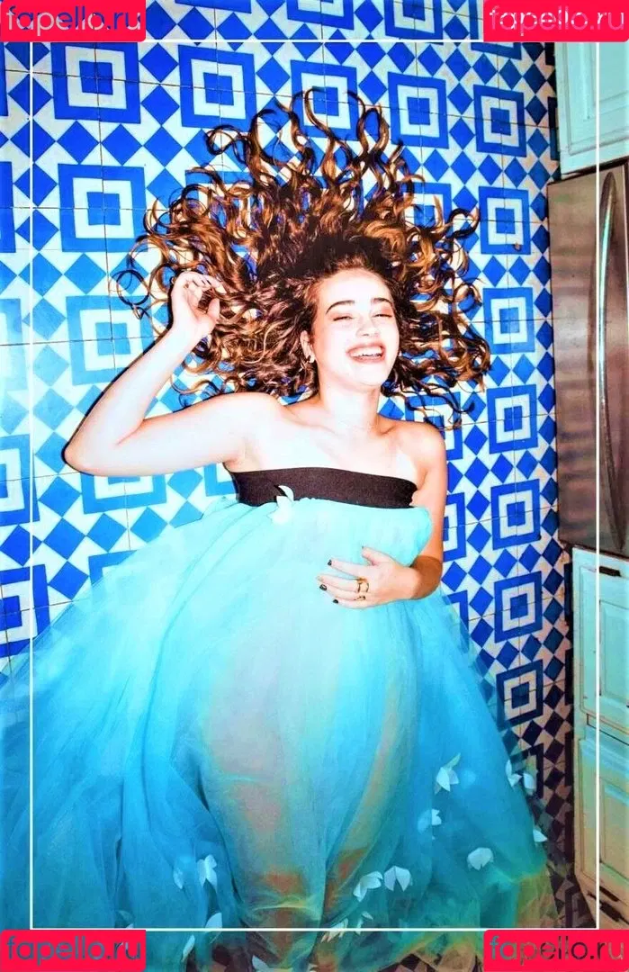 Mary Mouser / missmarymmouser Onlyfans Photo Gallery 