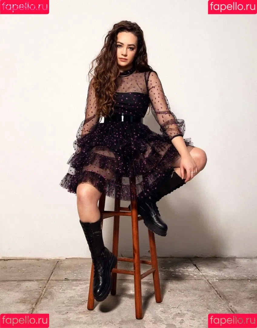 Mary Mouser / missmarymmouser Onlyfans Photo Gallery 