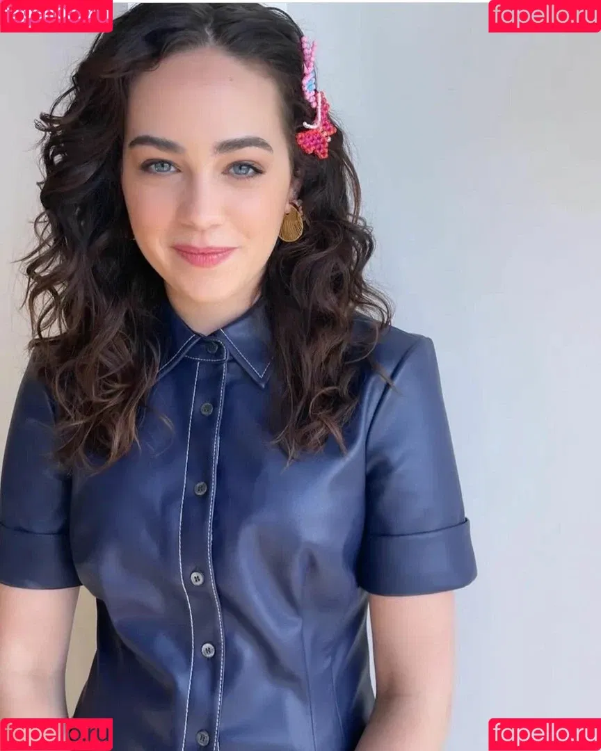 Mary Mouser / missmarymmouser Onlyfans Photo Gallery 