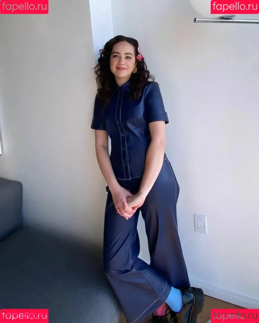 Mary Mouser / missmarymmouser Onlyfans Photo Gallery 