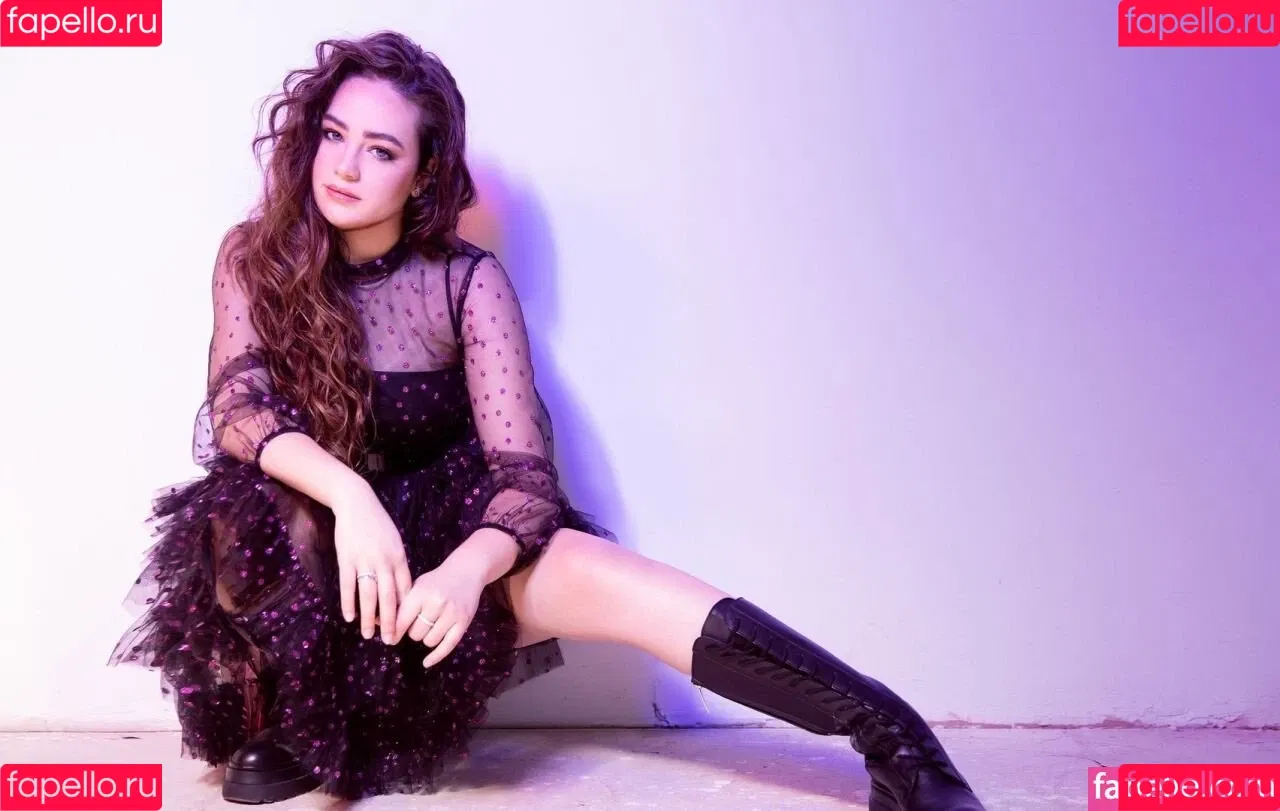Mary Mouser / missmarymmouser Onlyfans Photo Gallery 