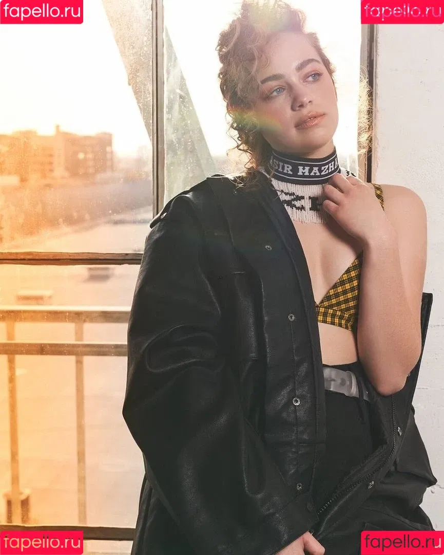 Mary Mouser / missmarymmouser Onlyfans Photo Gallery 