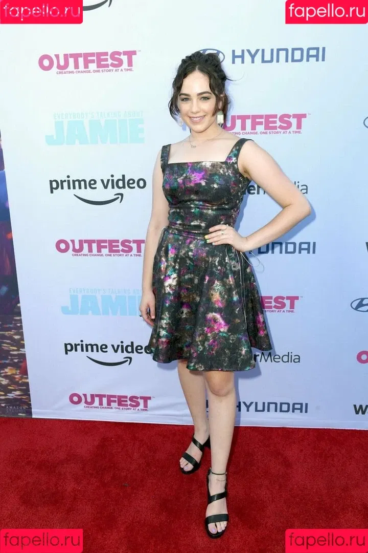 Mary Mouser / missmarymmouser Onlyfans Photo Gallery 