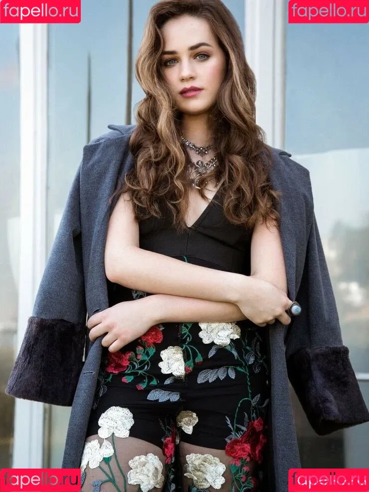 Mary Mouser / missmarymmouser Onlyfans Photo Gallery 