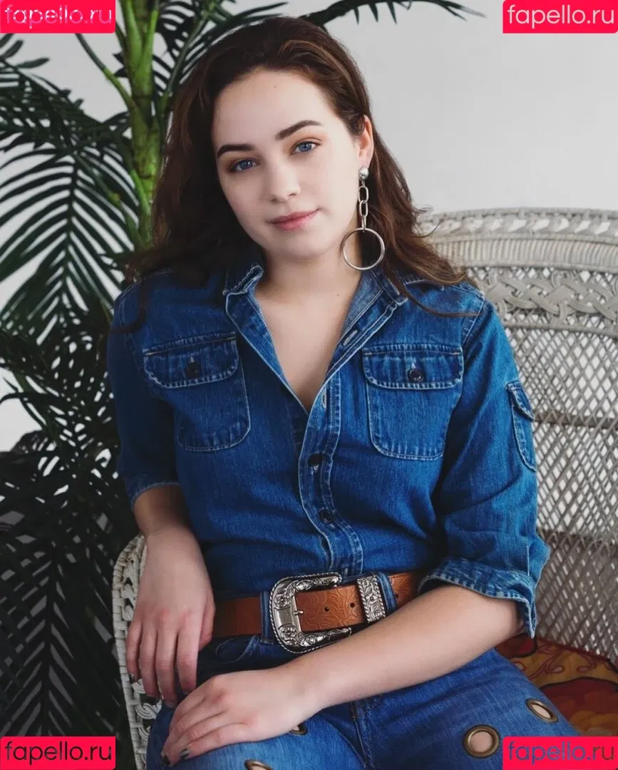 Mary Mouser / missmarymmouser Onlyfans Photo Gallery 
