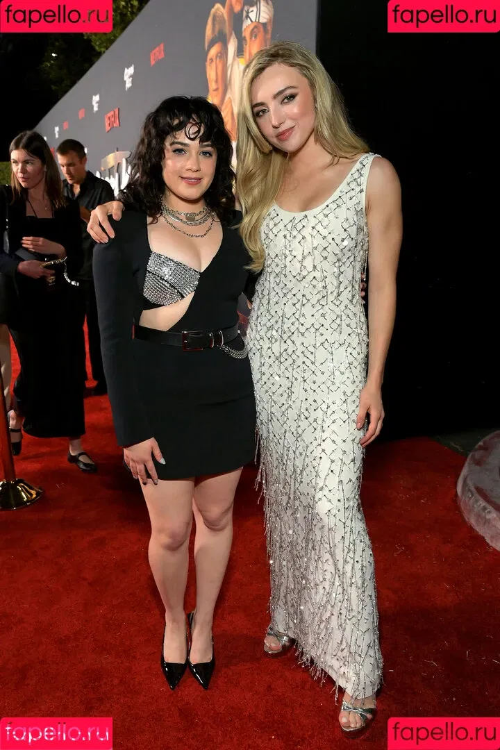 Mary Mouser / missmarymmouser Onlyfans Photo Gallery 