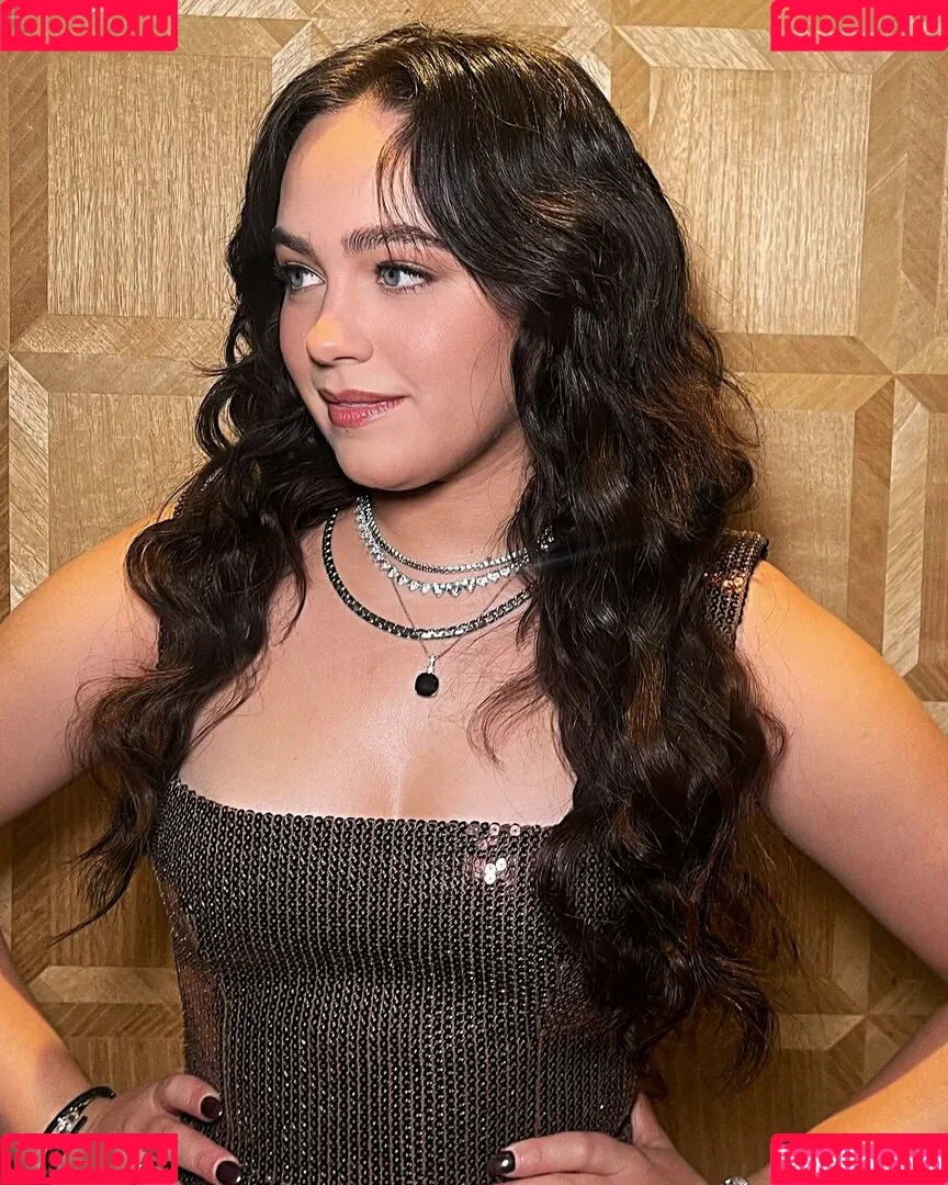 Mary Mouser / missmarymmouser Onlyfans Photo Gallery 