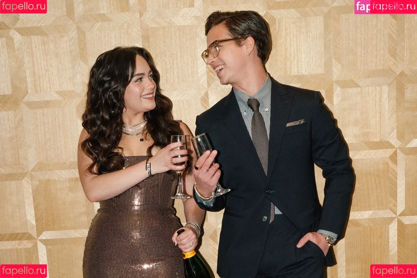 Mary Mouser / missmarymmouser Onlyfans Photo Gallery 