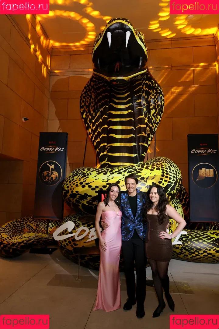 Mary Mouser / missmarymmouser Onlyfans Photo Gallery 