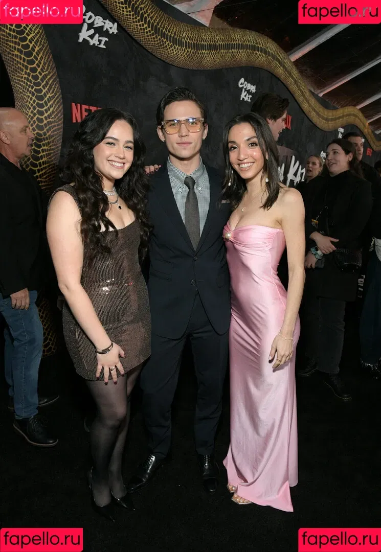 Mary Mouser / missmarymmouser Onlyfans Photo Gallery 