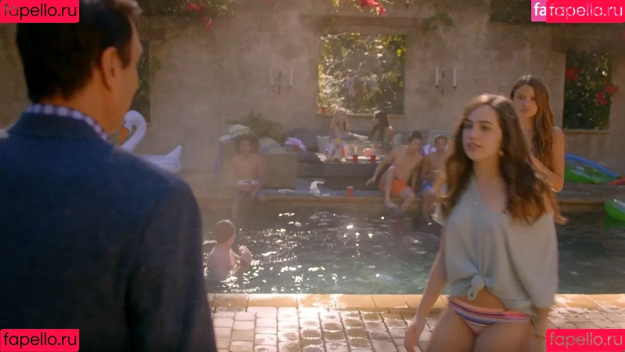 Mary Mouser / missmarymmouser Onlyfans Photo Gallery 