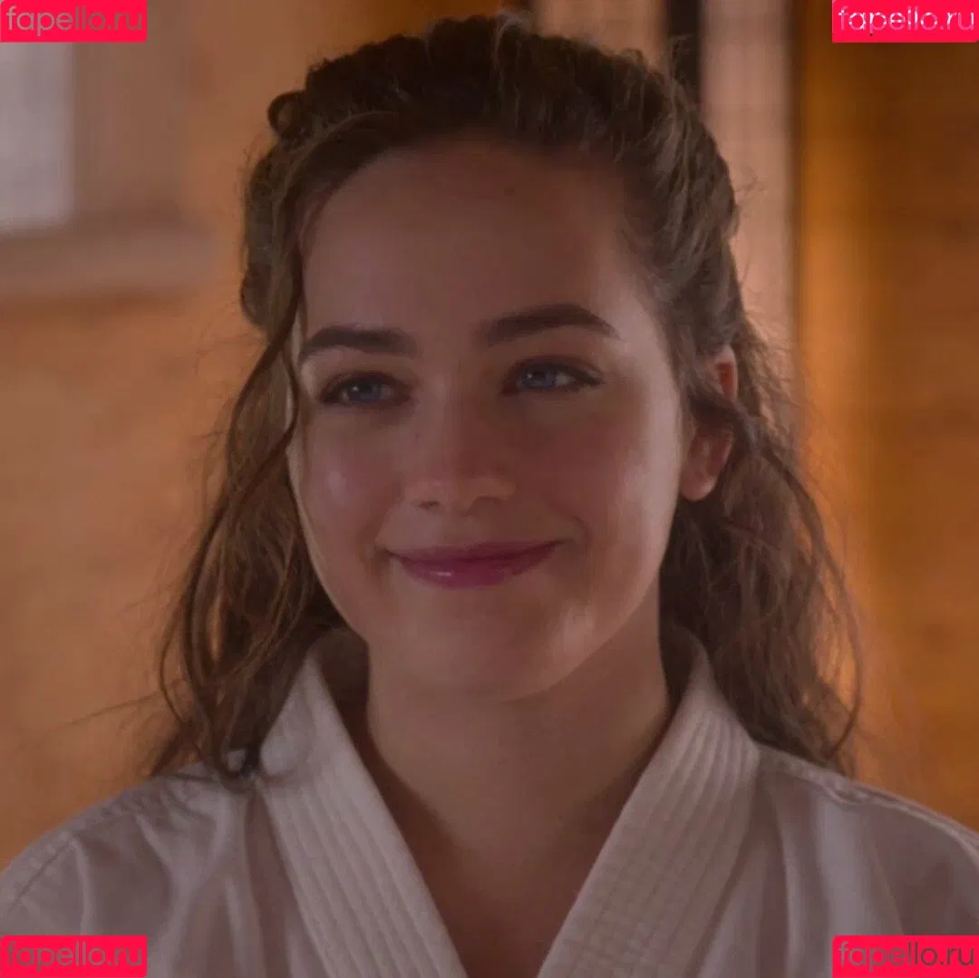 Mary Mouser / missmarymmouser Onlyfans Photo Gallery 