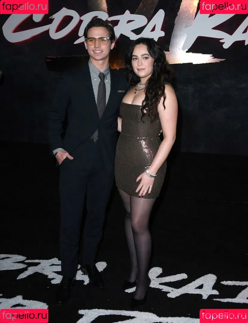 Mary Mouser / missmarymmouser Onlyfans Photo Gallery 