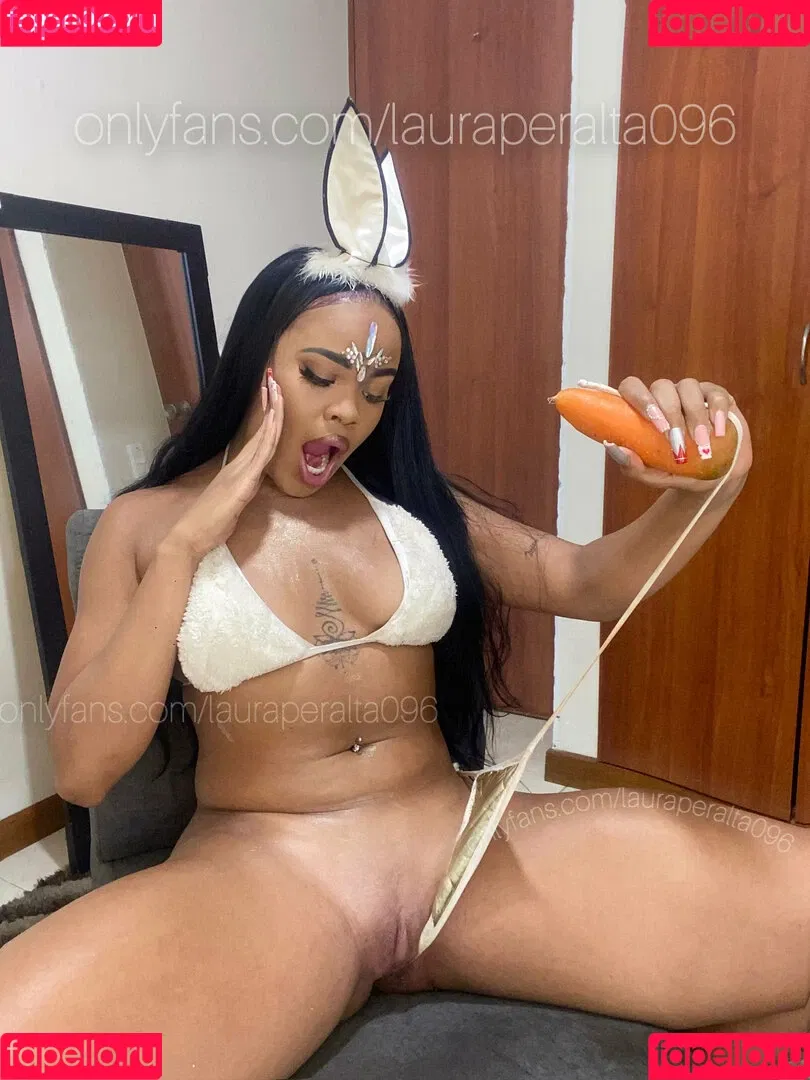 Laura Peralta / lauraperaltat Onlyfans Photo Gallery 
