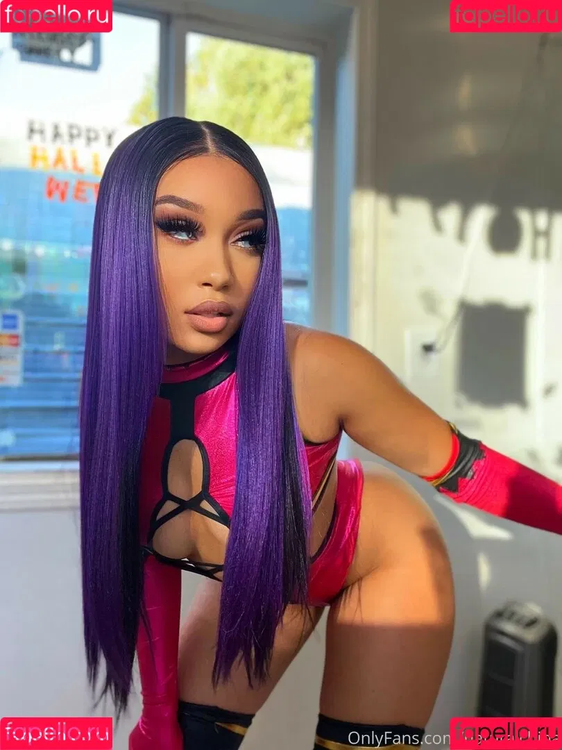 Bubble Booty / Naturalchina Onlyfans Photo Gallery 