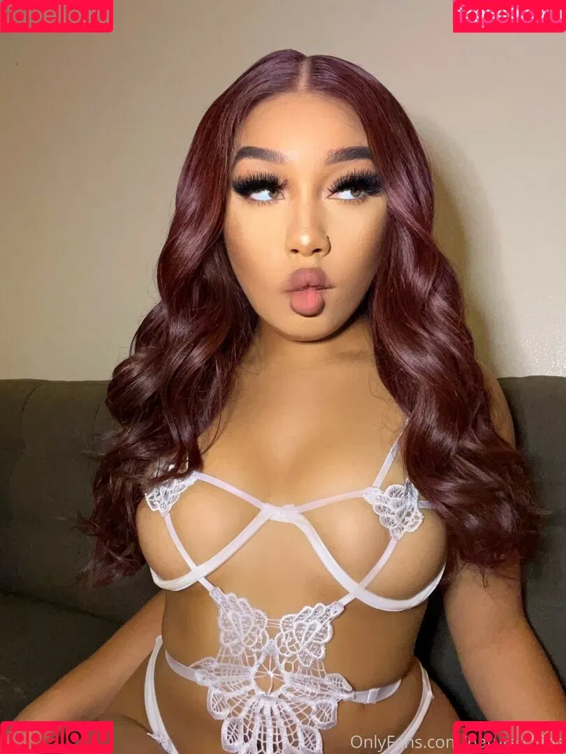 Bubble Booty / Naturalchina Onlyfans Photo Gallery 