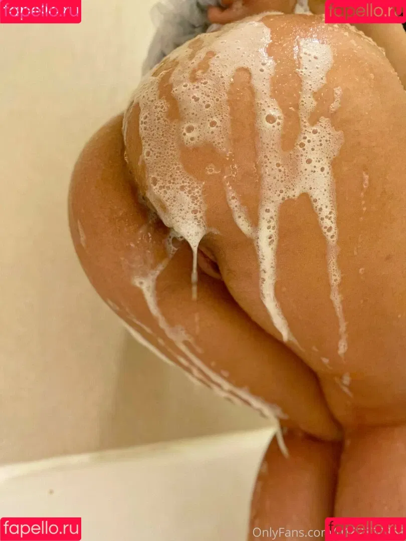 Bubble Booty / Naturalchina Onlyfans Photo Gallery 